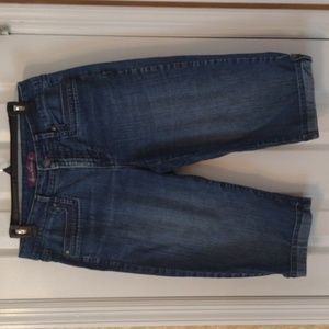 Women's Gloria Vanderbilt Capris Size 8 Gently used